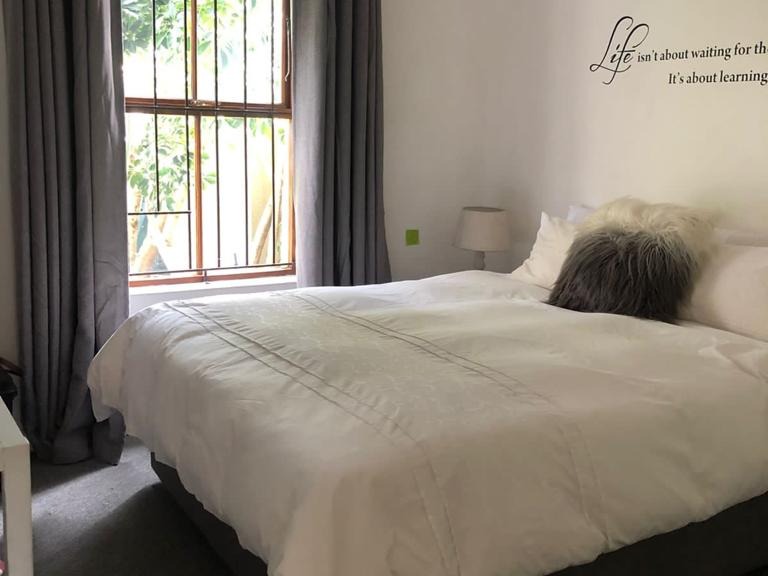 To Let 2 Bedroom Property for Rent in Table View Western Cape